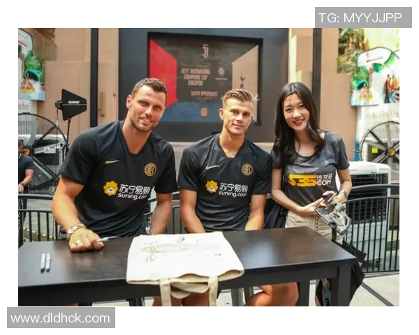 外国足球明星畅游长城感受中华文化魅力与历史底蕴